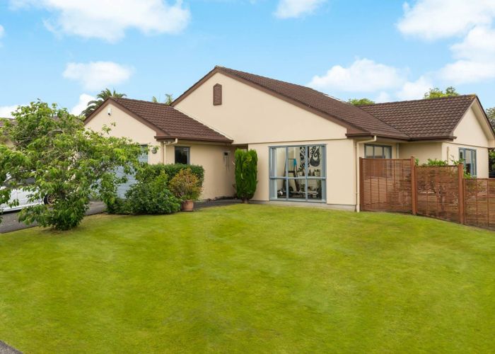  at 40 Hillwell Drive, Henderson, Waitakere City, Auckland