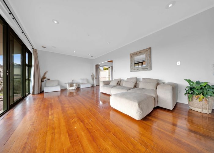  at 8 Copperfield Terrace, Mellons Bay, Manukau City, Auckland