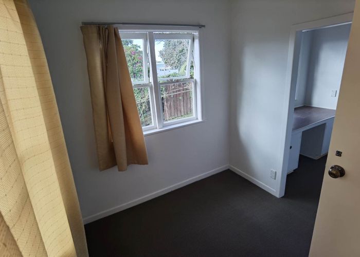  at 15 Lynwood Road, New Lynn, Waitakere City, Auckland