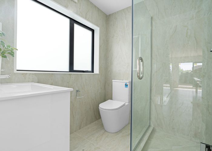  at 8/18 Hutchinsons Road, Bucklands Beach, Manukau City, Auckland