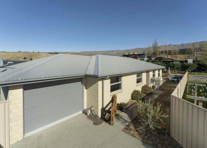  at 7 Missy Crescent, Mount Pisa
