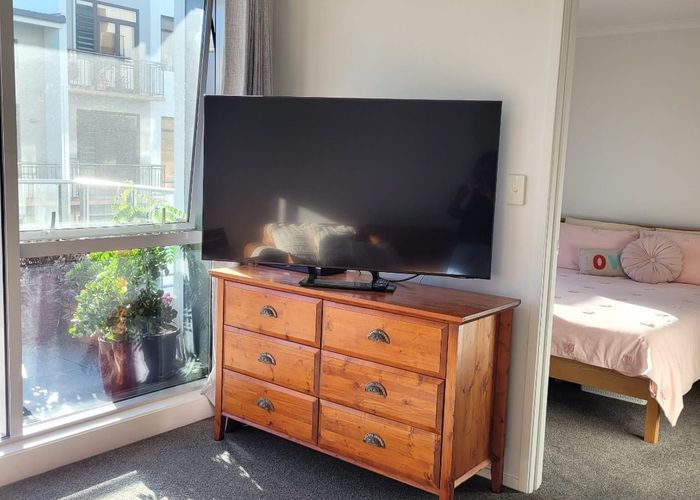  at 2C/20 Charlotte Street, Eden Terrace, Auckland