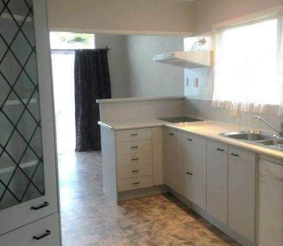  at 8 Sunvue Road, Glen Eden, Waitakere City, Auckland
