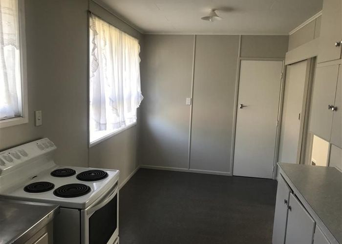  at 15 Geoffrey Place, Mangere, Manukau City, Auckland