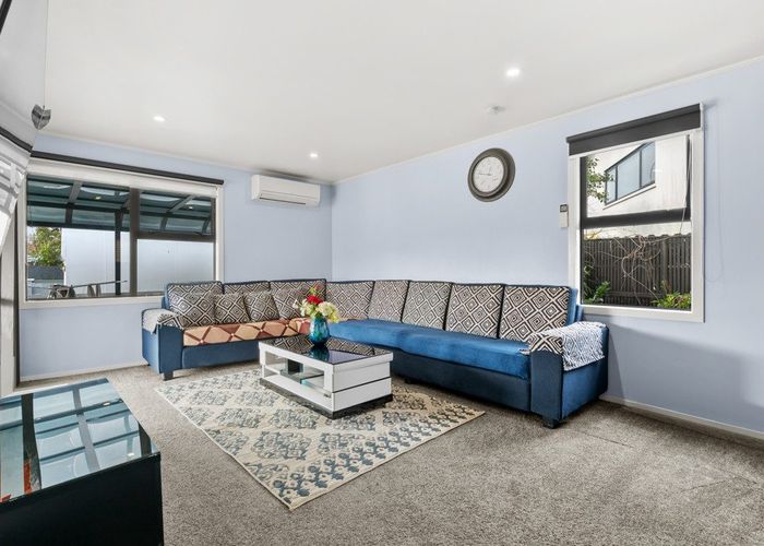  at 97 Everglade Drive, Totara Heights, Manukau City, Auckland