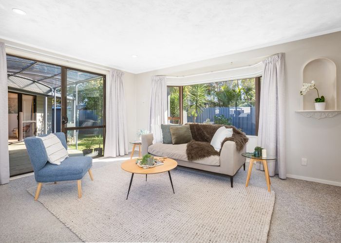  at 2/27 Tama Street, Alicetown, Lower Hutt
