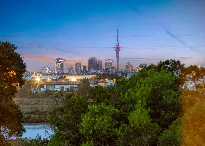  at 8E Ayrton Street, Te Atatu South, Waitakere City, Auckland