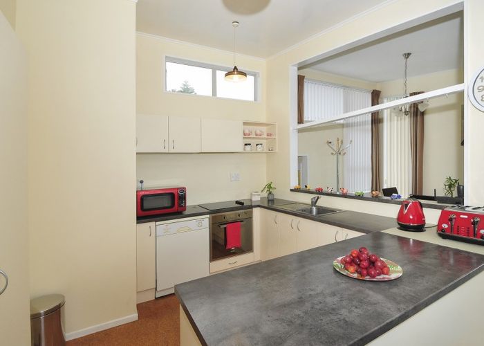  at 39 Mulberry Street, Maungaraki, Lower Hutt