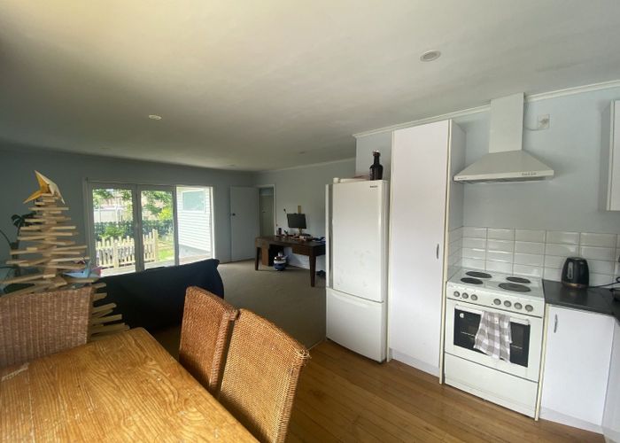  at 2/21 Wedgwood Avenue, Māngere East, Auckland