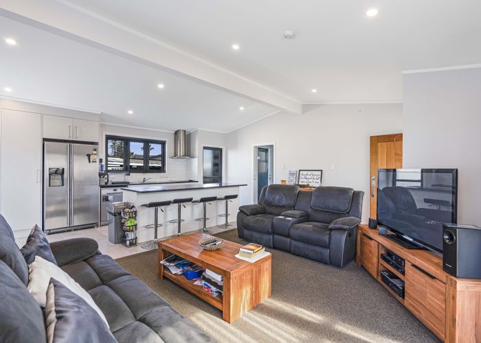  at 10 Kivell Close, Mangere East, Auckland