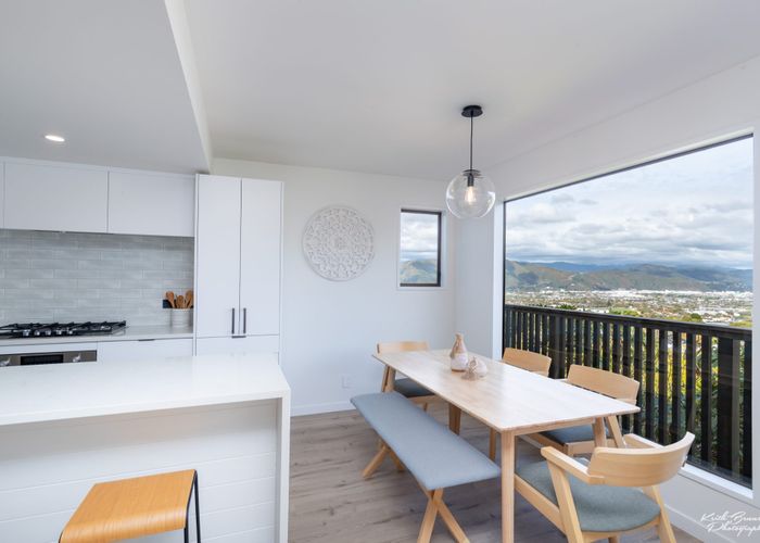  at 2/50 Viewmont Drive, Harbour View, Lower Hutt