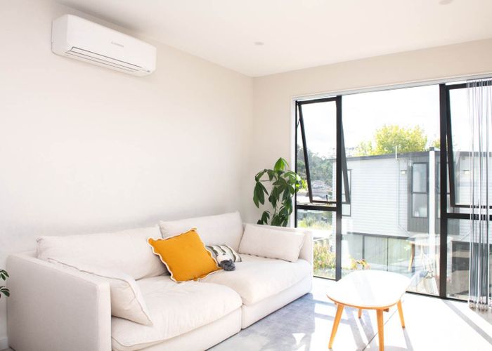  at 12 Waihou Crescent, Albany, North Shore City, Auckland