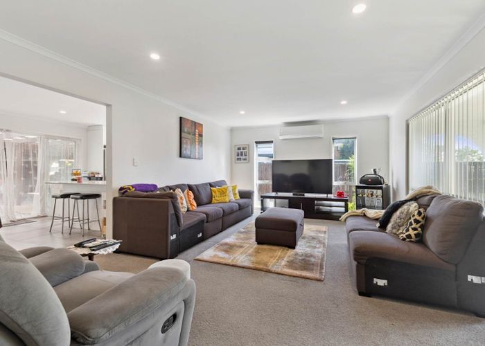  at 36  Windoma Circle, Manukau, Manukau City, Auckland