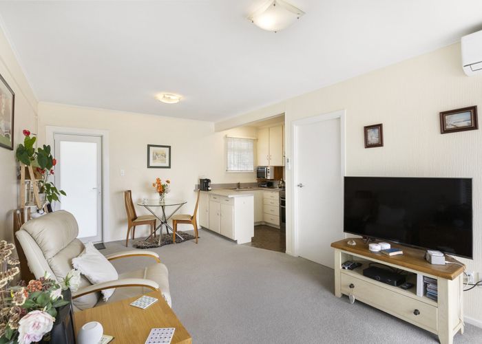  at 2/219 Onewa Road, Birkenhead, Auckland