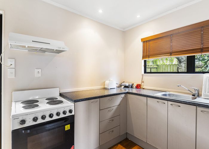  at 6 Lawson Way, Weymouth, Auckland