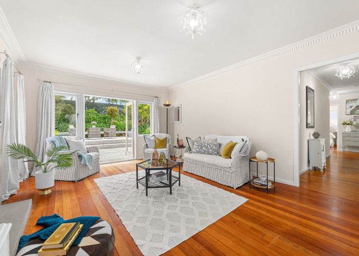  at 33 Old Lake Road, Devonport, North Shore City, Auckland