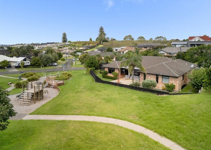  at 52 Merriman Place, Pyes Pa, Tauranga