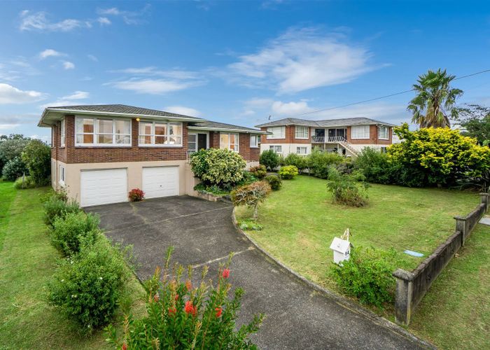  at 84 Royal View Road, Te Atatu South, Auckland