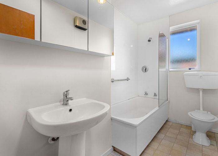  at 2/110 Caledonian Road, St. Albans, Christchurch City, Canterbury