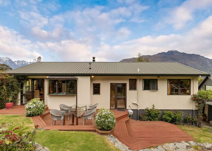  at 9 Evergreen Place, Sunshine Bay, Queenstown