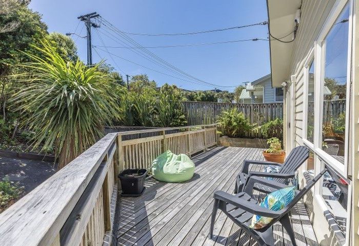  at 2 Corlett Road, Plimmerton, Porirua