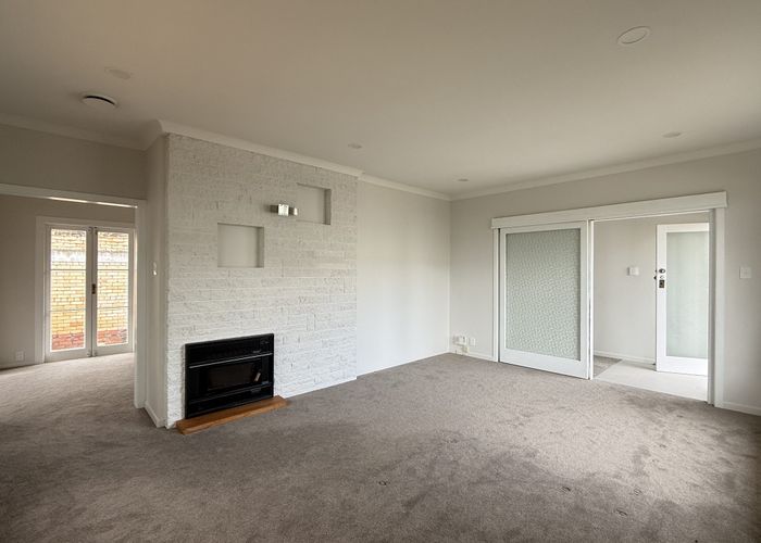  at 186 Rangatira Road, Beach Haven, Auckland