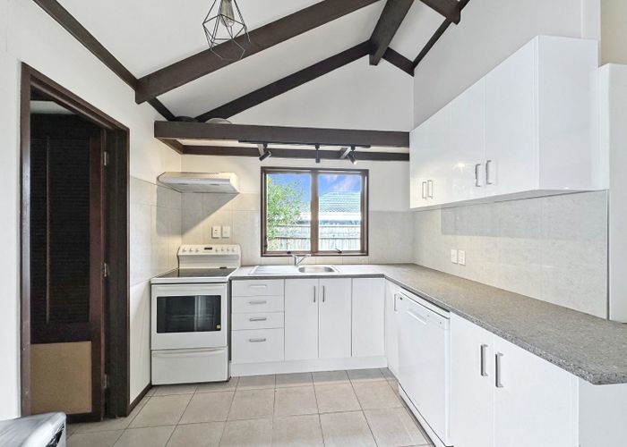  at 8 Banks Place, Tawhero, Whanganui, Manawatu / Whanganui