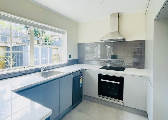  at 53 Stratford Rd, Hill Park, Manukau City, Auckland