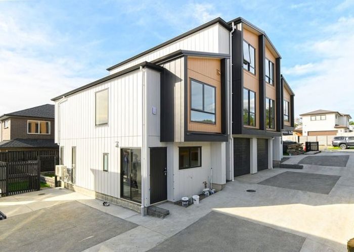  at 4/11 Scanlen Terrace, Kelston, Waitakere City, Auckland