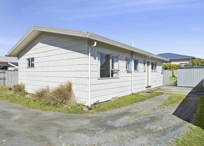  at 2/110 Parkers Road, Tahunanui, Nelson