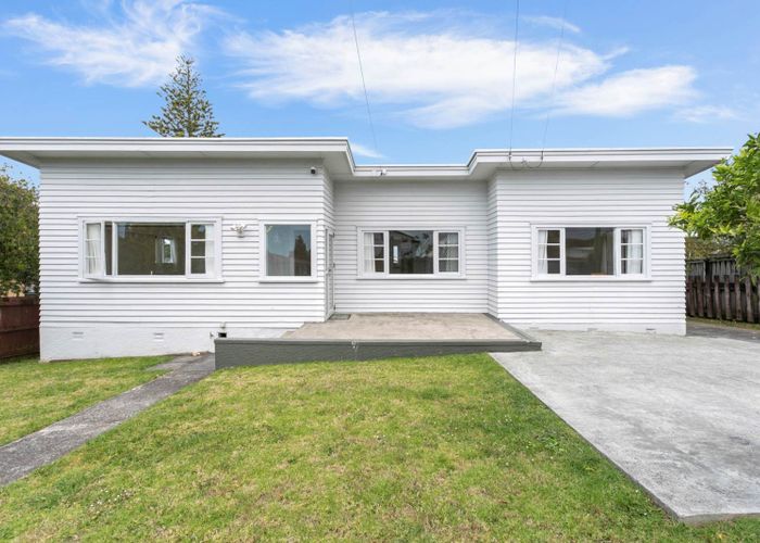 at 176 White Swan Road, Mount Roskill, Auckland