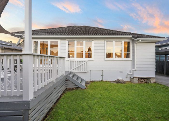  at 2/36 Panorama Road, Mount Wellington, Auckland City, Auckland