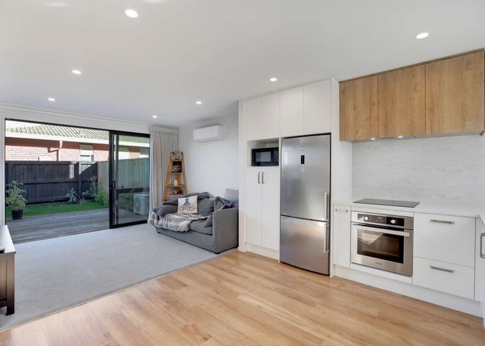  at 2/9 Marcroft Street, Woolston, Christchurch City, Canterbury