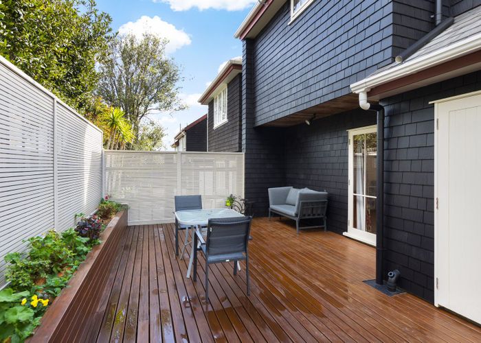  at 5/33 Ronaki Road, Mission Bay, Auckland