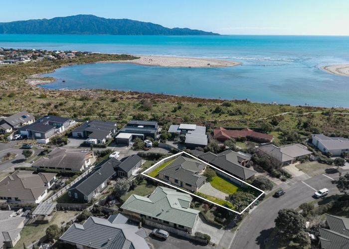 at 9 Takahe Drive, Paraparaumu Beach, Kapiti Coast, Wellington