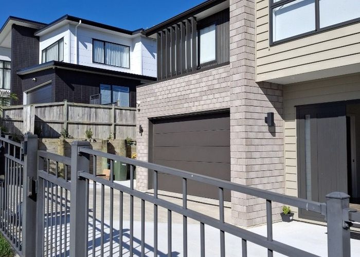  at 43A Matahae Drive, Flat Bush, Manukau City, Auckland