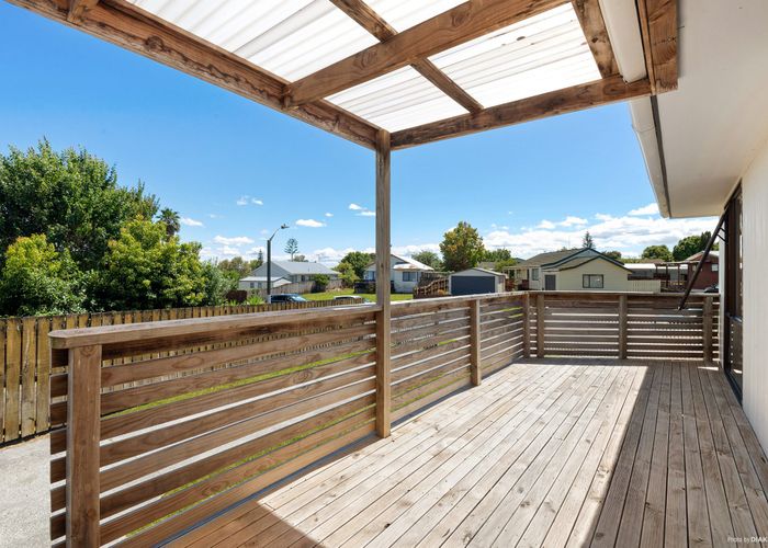  at 6 Posa Avenue, Henderson, Waitakere City, Auckland