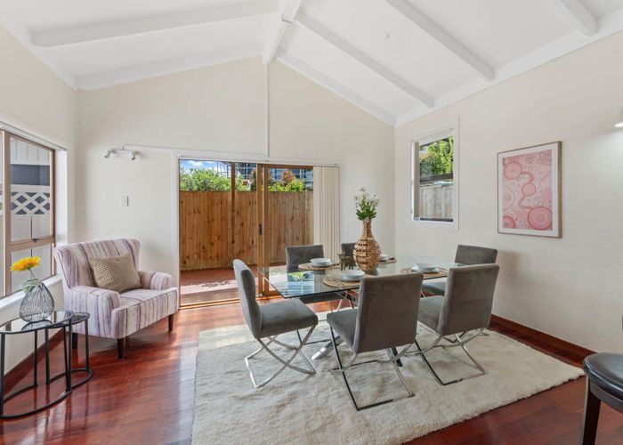  at 1/4 Merton Avenue, Glenfield, North Shore City, Auckland