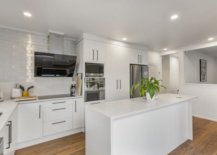  at 18 Apirana Avenue, Glen Innes, Auckland