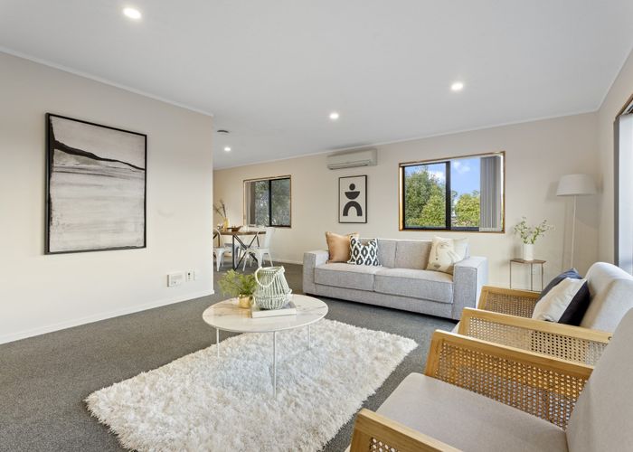  at 53 Lansdowne Crescent, Glenview, Hamilton