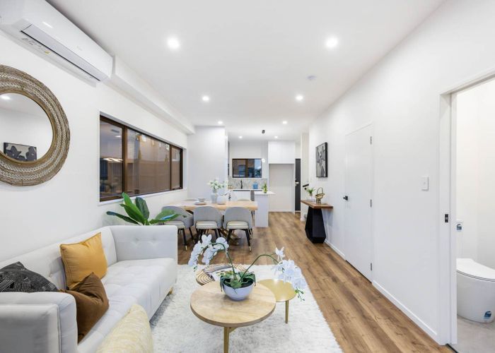  at 2/81 Vodanovich Road, Te Atatu South, Waitakere City, Auckland