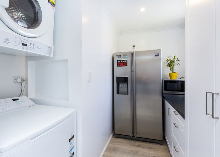  at 9 Hillside Drive, Maoribank, Upper Hutt