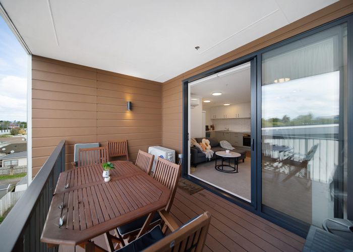  at 204/2 Pukakaho Lane, Papatoetoe, Manukau City, Auckland