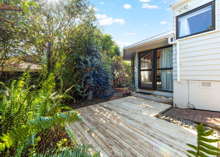  at 1/7 Barron Drive, Green Bay, Waitakere City, Auckland