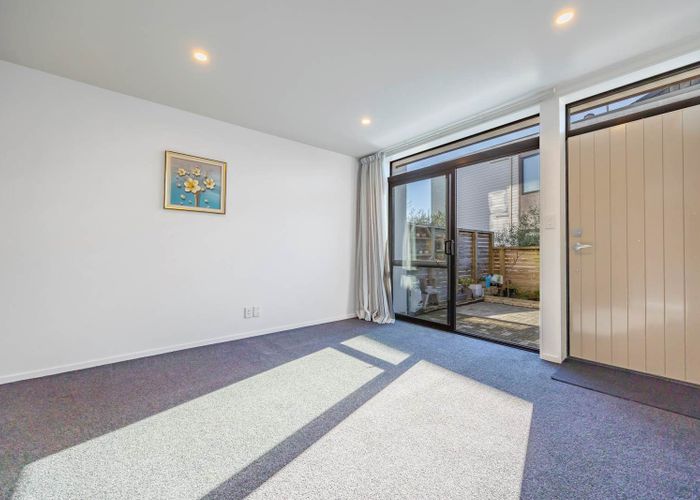  at 15/15 Chivalry Road, Glenfield, North Shore City, Auckland