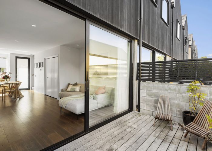  at 2 Jean Caldwell Way, Island Bay, Wellington