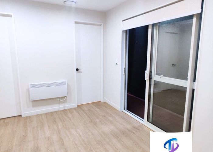  at 17 Bushfield Drive ( Granny ), Flat Bush, Manukau City, Auckland
