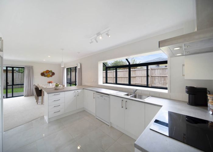  at 16 Eastland Road, Flat Bush, Manukau City, Auckland