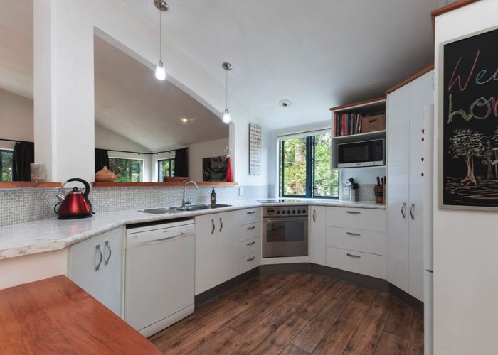  at 220 Woodlands Park Rd, Titirangi, Waitakere City, Auckland