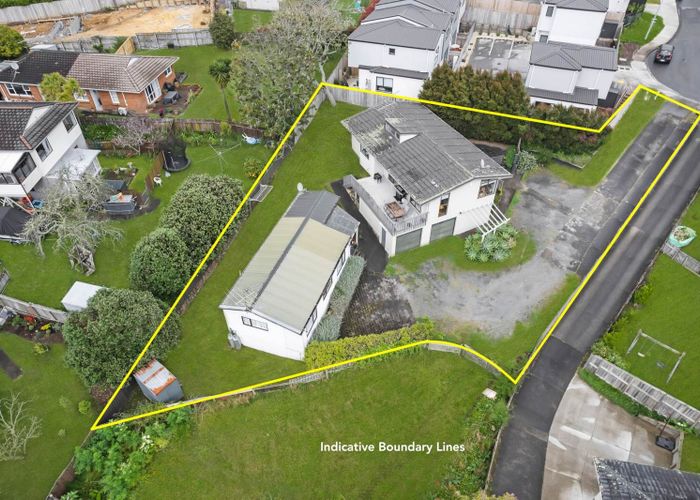  at 9 & 9A Sherie Place, Howick, Manukau City, Auckland